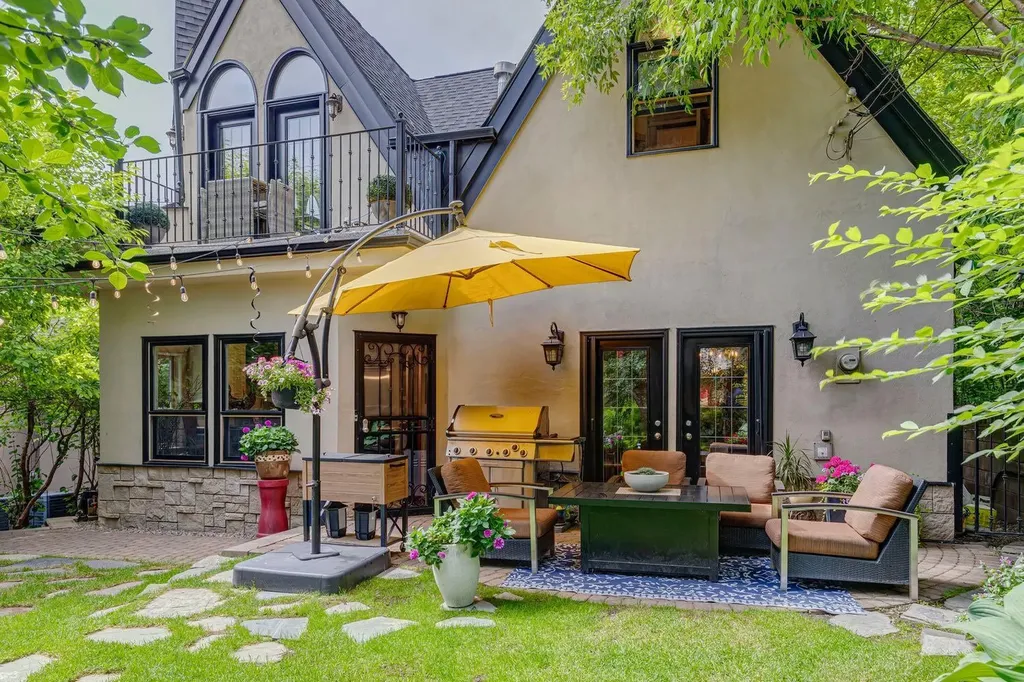 1310 15 Street NW Calgary AB T2N 2B6
