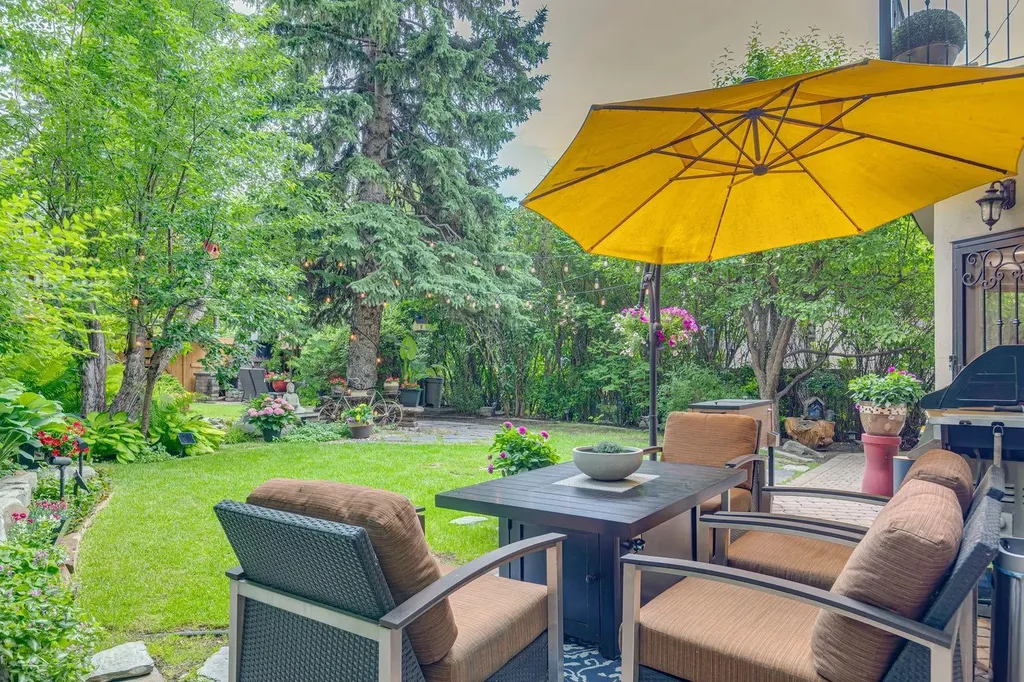 1310 15 Street NW Calgary AB T2N 2B6