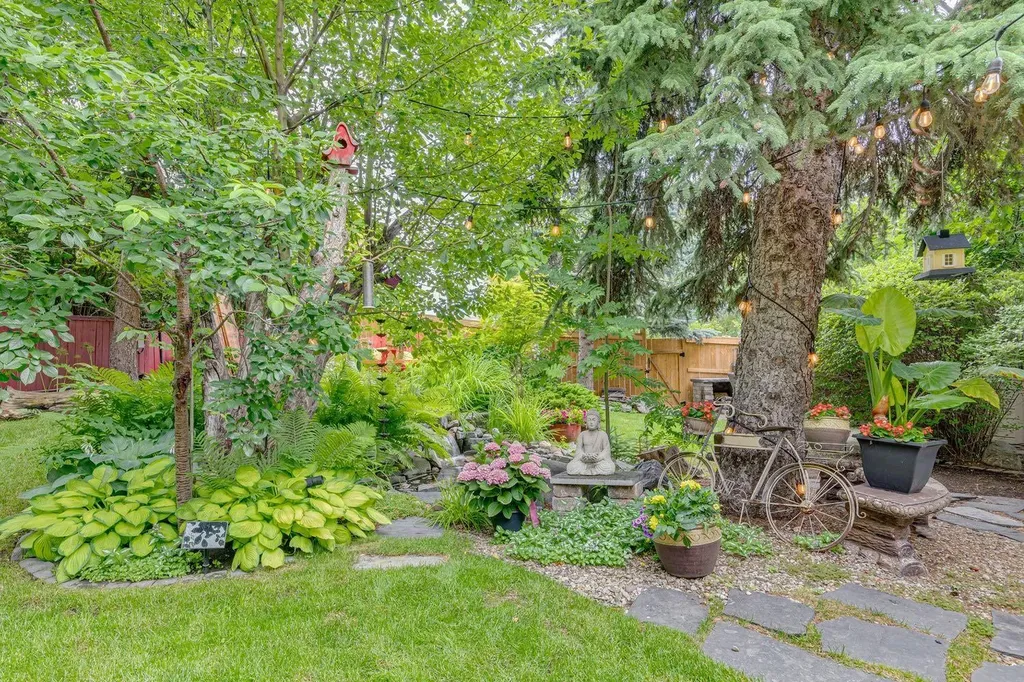 1310 15 Street NW Calgary AB T2N 2B6