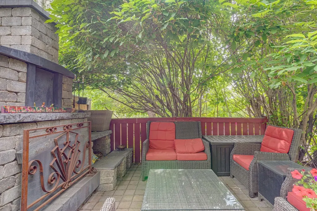 1310 15 Street NW Calgary AB T2N 2B6