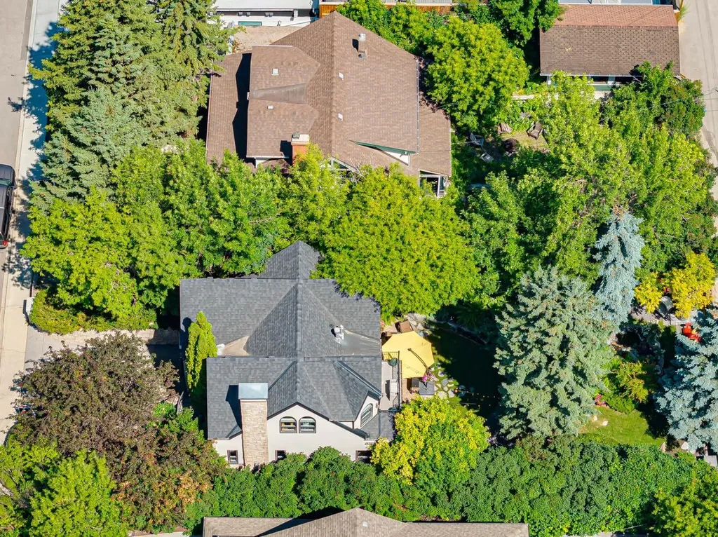 1310 15 Street NW Calgary AB T2N 2B6