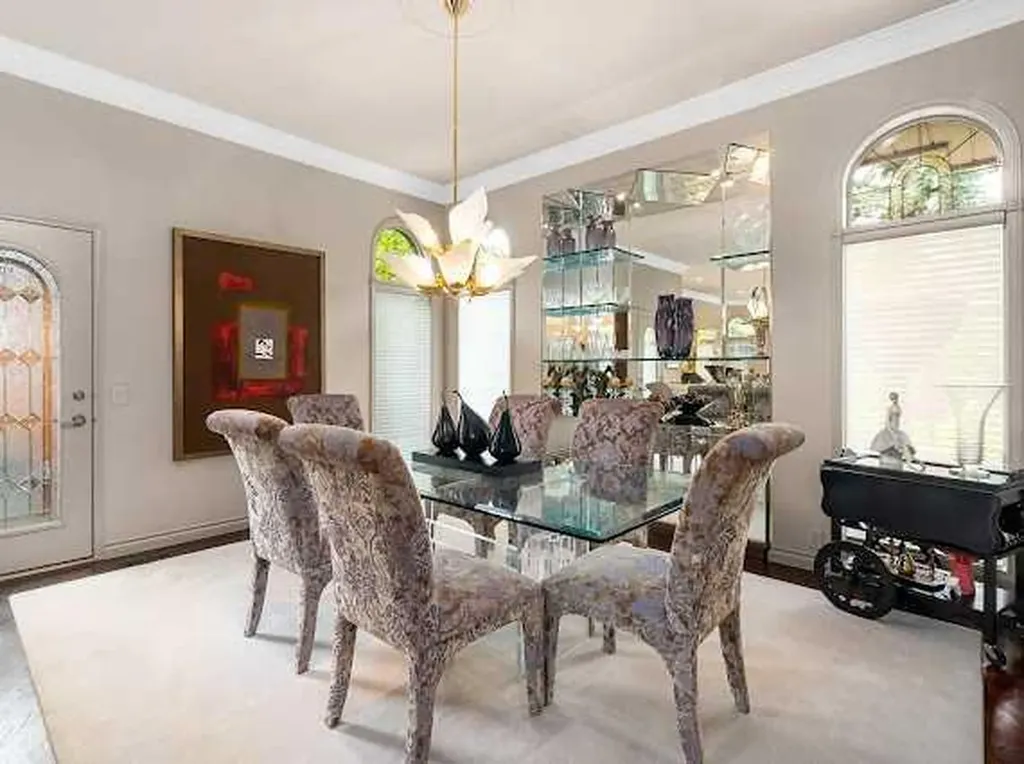 39 Baycrest Court SW Calgary AB t2v 5k1