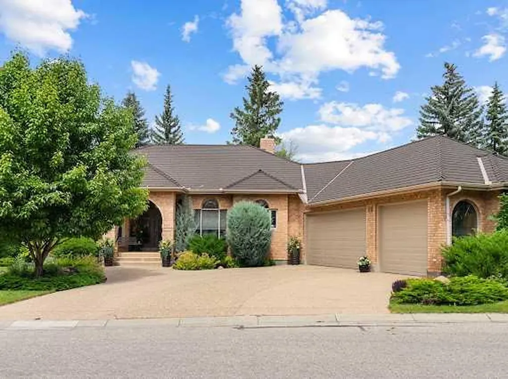 39 Baycrest Court SW Calgary AB t2v 5k1
