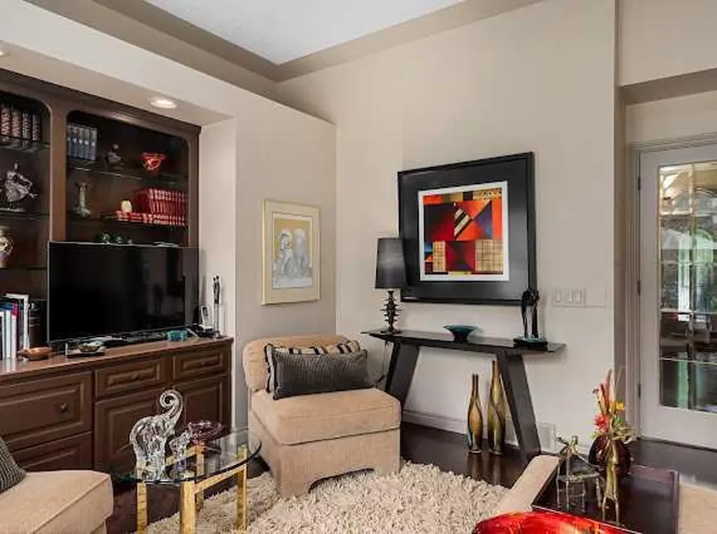 39 Baycrest Court SW Calgary AB t2v 5k1