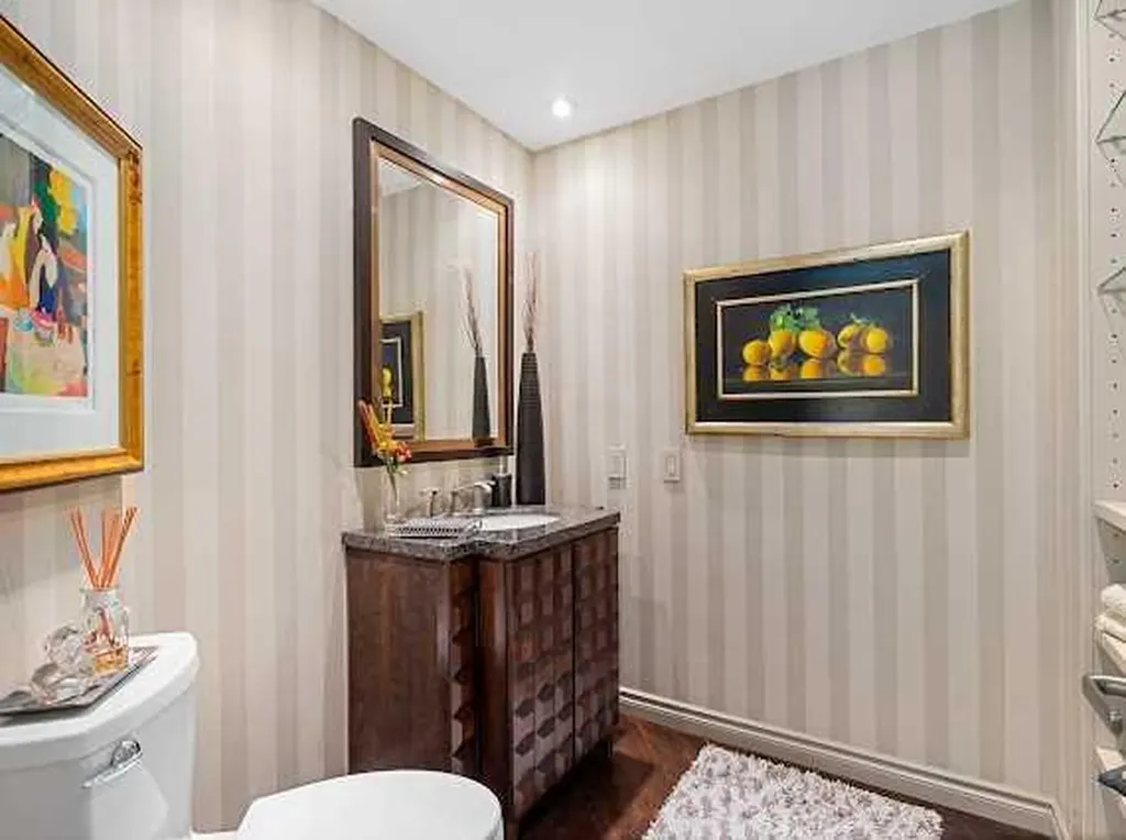 39 Baycrest Court SW Calgary AB t2v 5k1