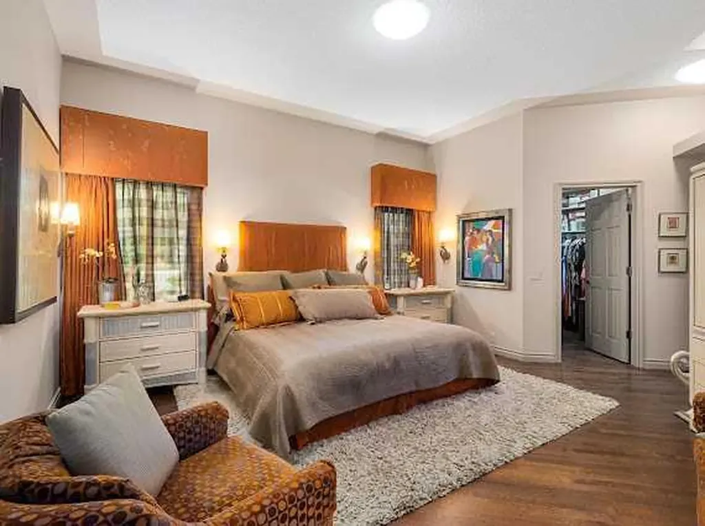 39 Baycrest Court SW Calgary AB t2v 5k1
