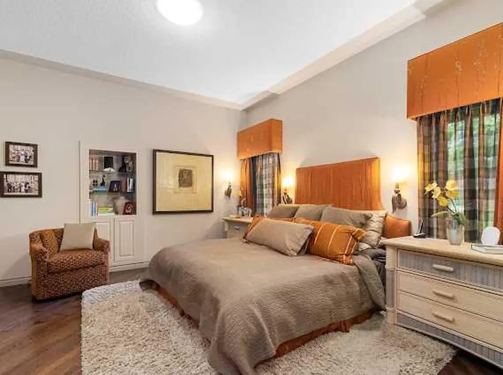 39 Baycrest Court SW Calgary AB t2v 5k1