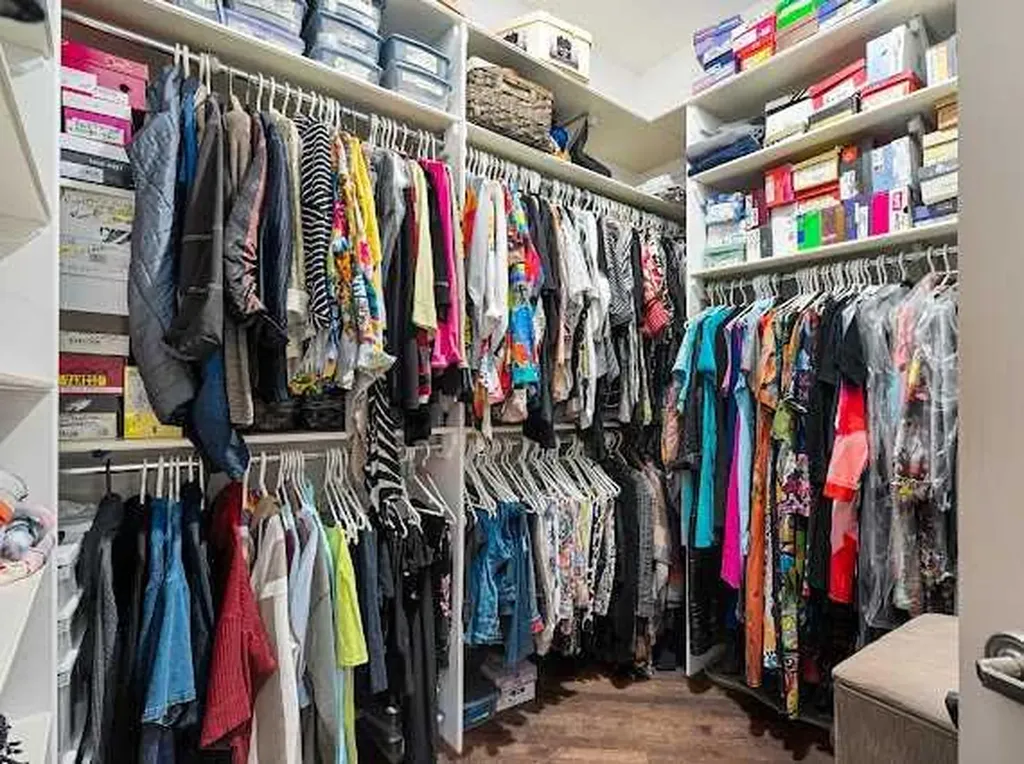 39 Baycrest Court SW Calgary AB t2v 5k1