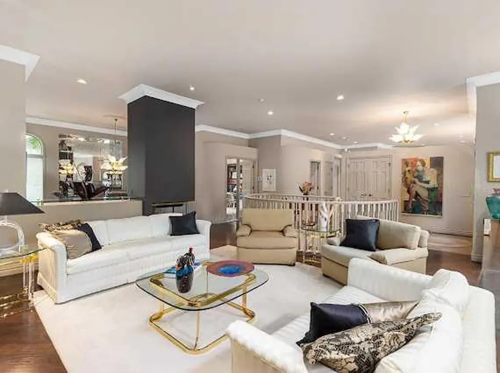 39 Baycrest Court SW Calgary AB t2v 5k1