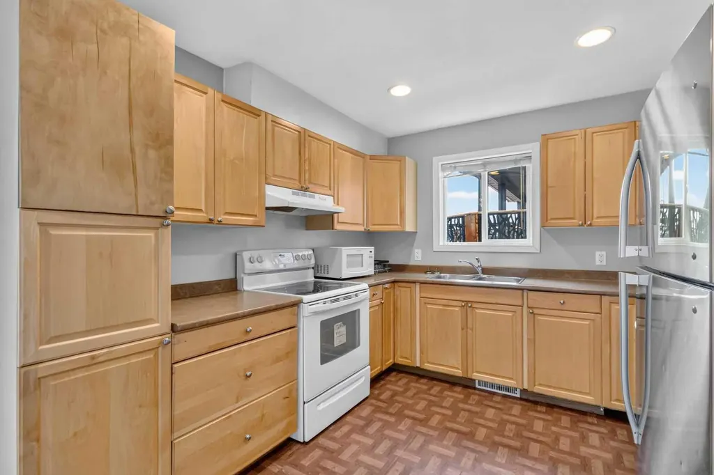 153 Saline Creek Way Fort Mcmurray AB T9K2V5