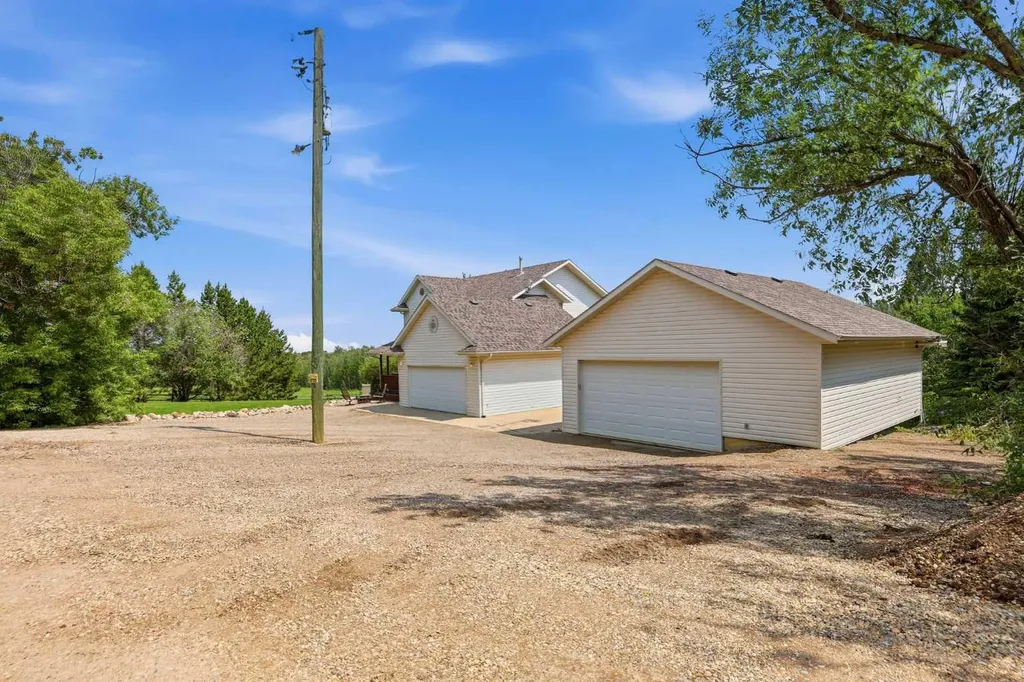 26352A Township Road 382 Rural Red Deer County AB T4E 1G6