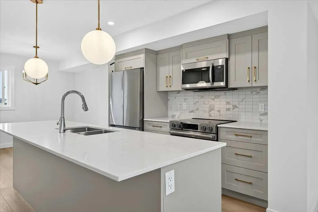 200 Belmont Street SW Calgary AB T2K 6B9