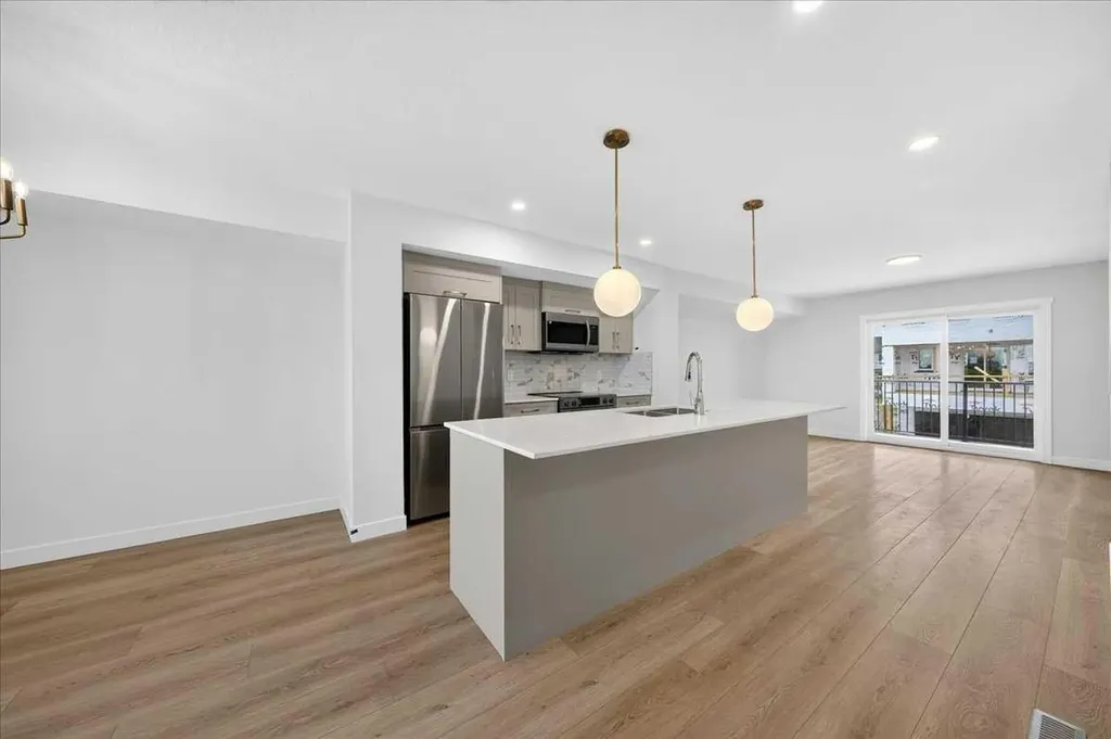 200 Belmont Street SW Calgary AB T2K 6B9