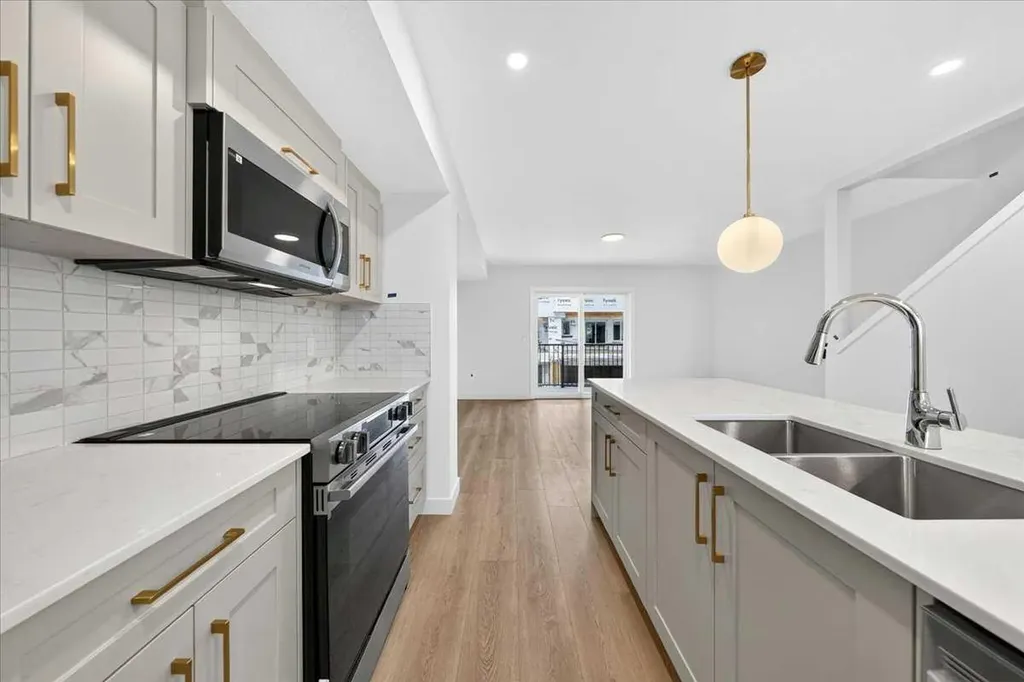 200 Belmont Street SW Calgary AB T2K 6B9