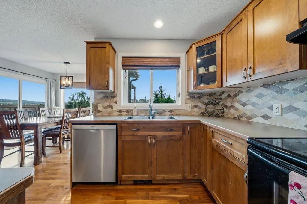 474 Tuscany Ravine Road NW Calgary AB T3L 3B2