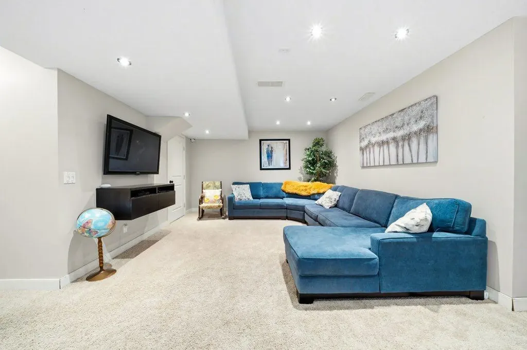 474 Tuscany Ravine Road NW Calgary AB T3L 3B2