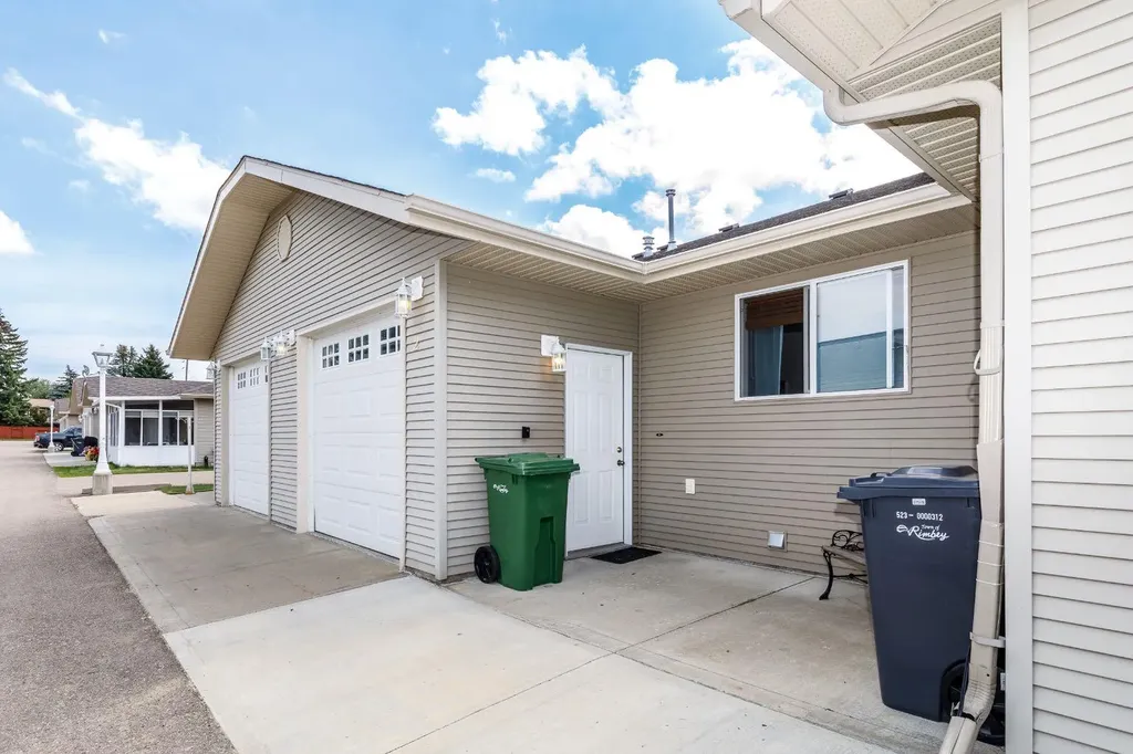100 Legacy Lane Rimbey AB T0C 2J0