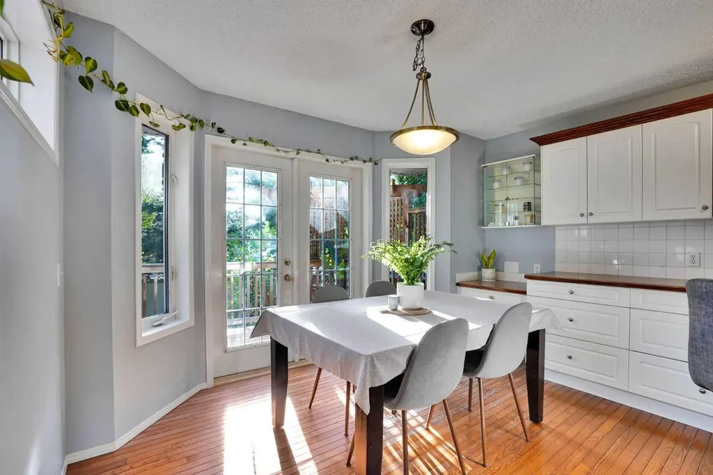 11 Mckenzie Lake View SE Calgary AB T2Z 2T6