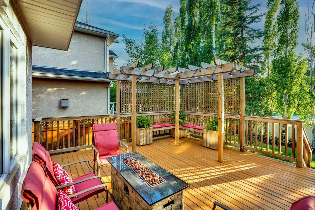 11 Mckenzie Lake View SE Calgary AB T2Z 2T6