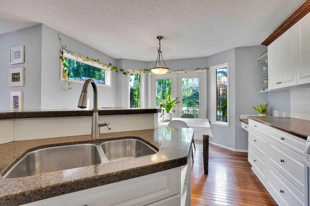 11 Mckenzie Lake View SE Calgary AB T2Z 2T6