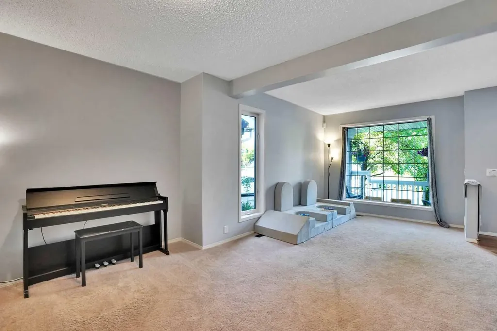 11 Mckenzie Lake View SE Calgary AB T2Z 2T6