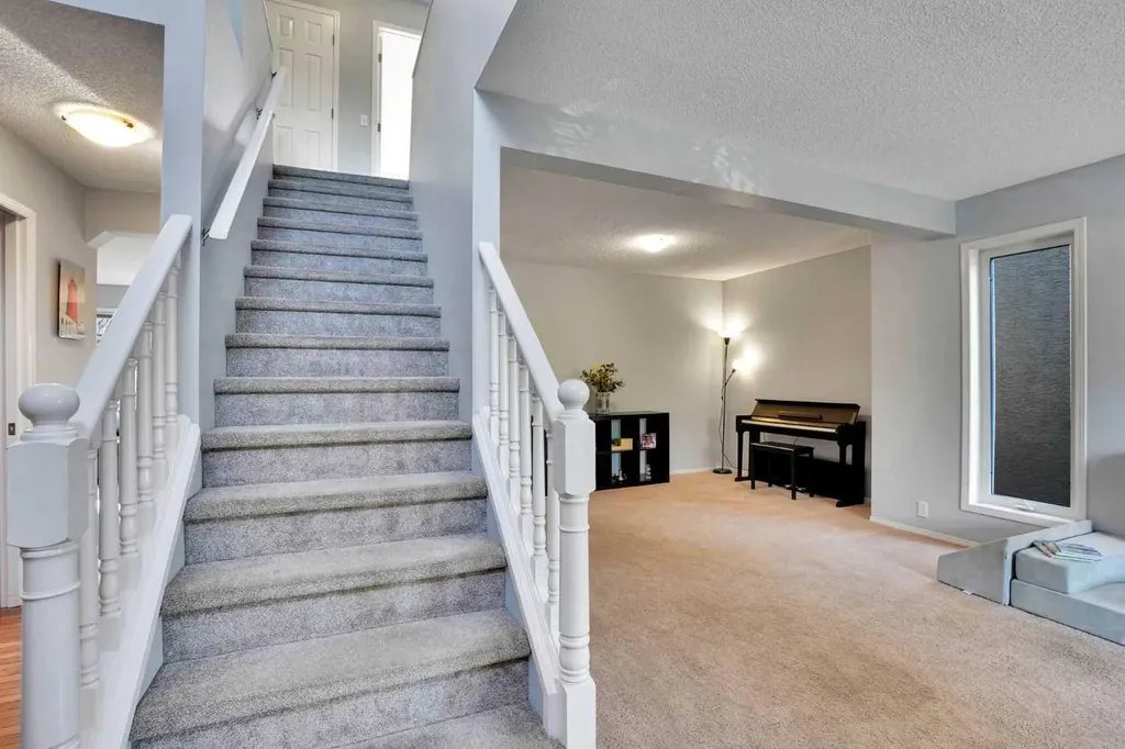 11 Mckenzie Lake View SE Calgary AB T2Z 2T6
