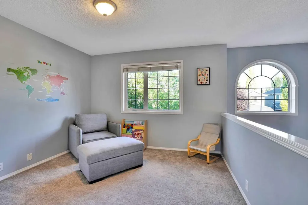 11 Mckenzie Lake View SE Calgary AB T2Z 2T6