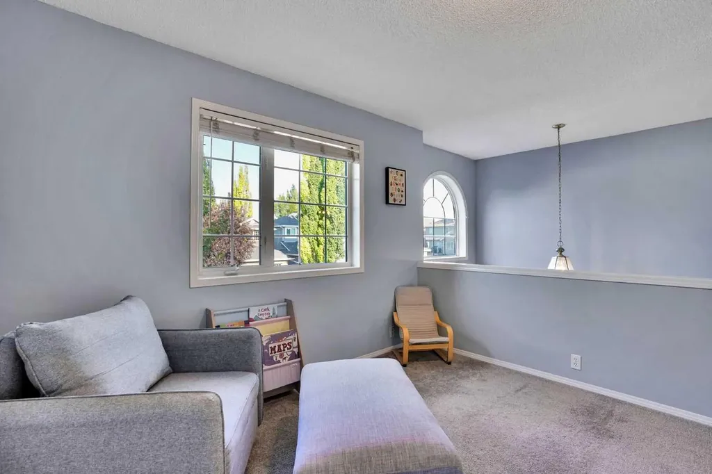 11 Mckenzie Lake View SE Calgary AB T2Z 2T6