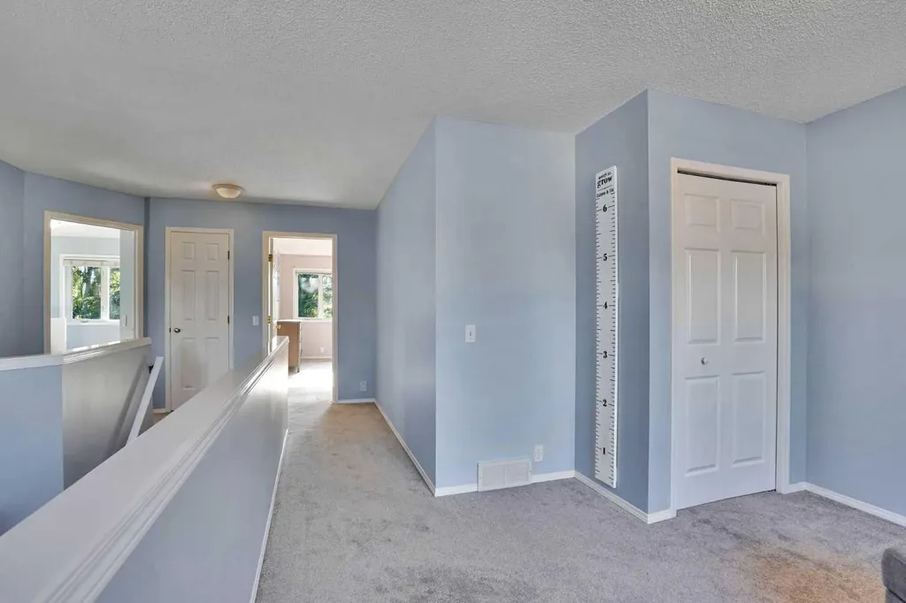 11 Mckenzie Lake View SE Calgary AB T2Z 2T6