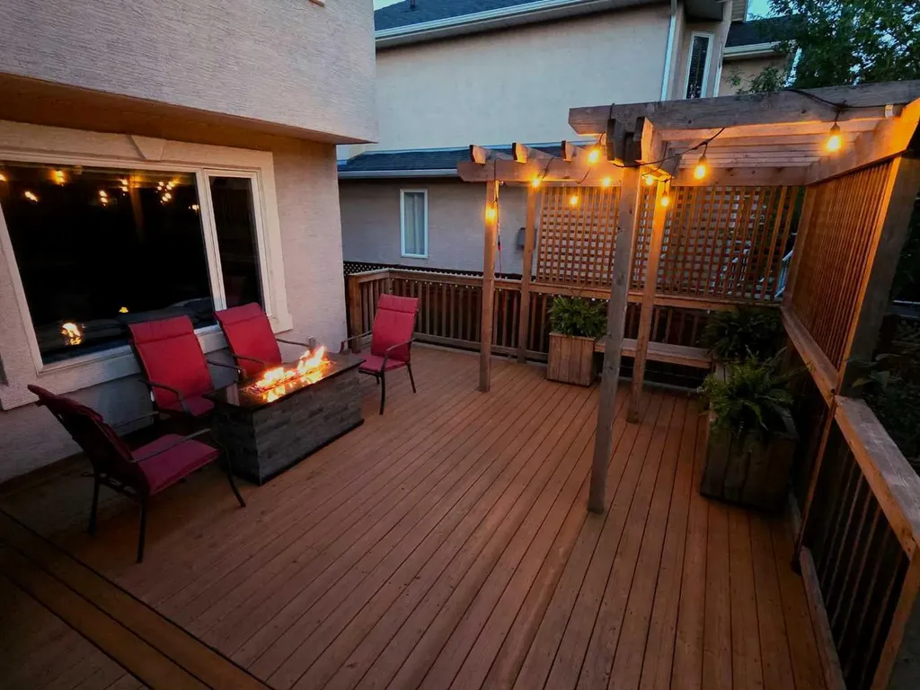 11 Mckenzie Lake View SE Calgary AB T2Z 2T6