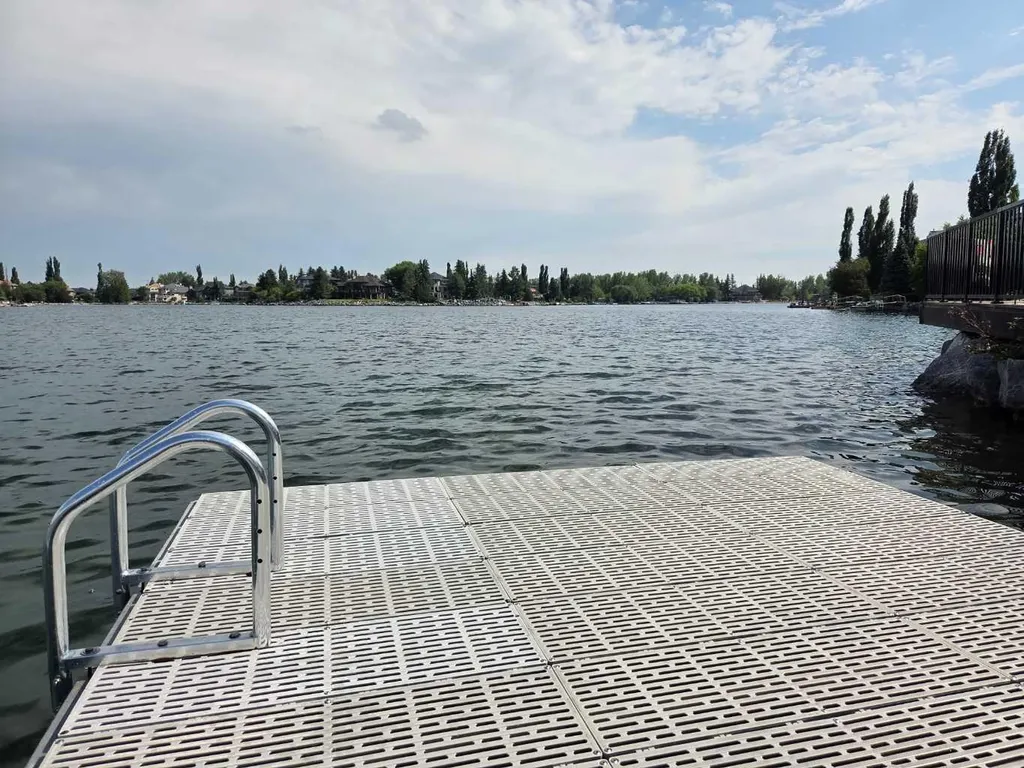 11 Mckenzie Lake View SE Calgary AB T2Z 2T6