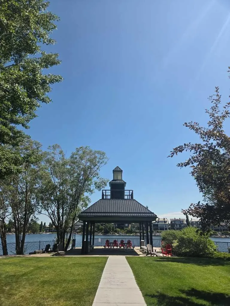 11 Mckenzie Lake View SE Calgary AB T2Z 2T6