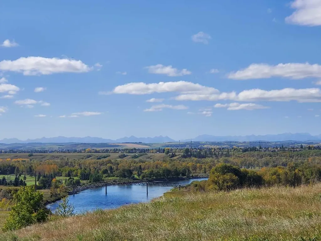 11 Mckenzie Lake View SE Calgary AB T2Z 2T6