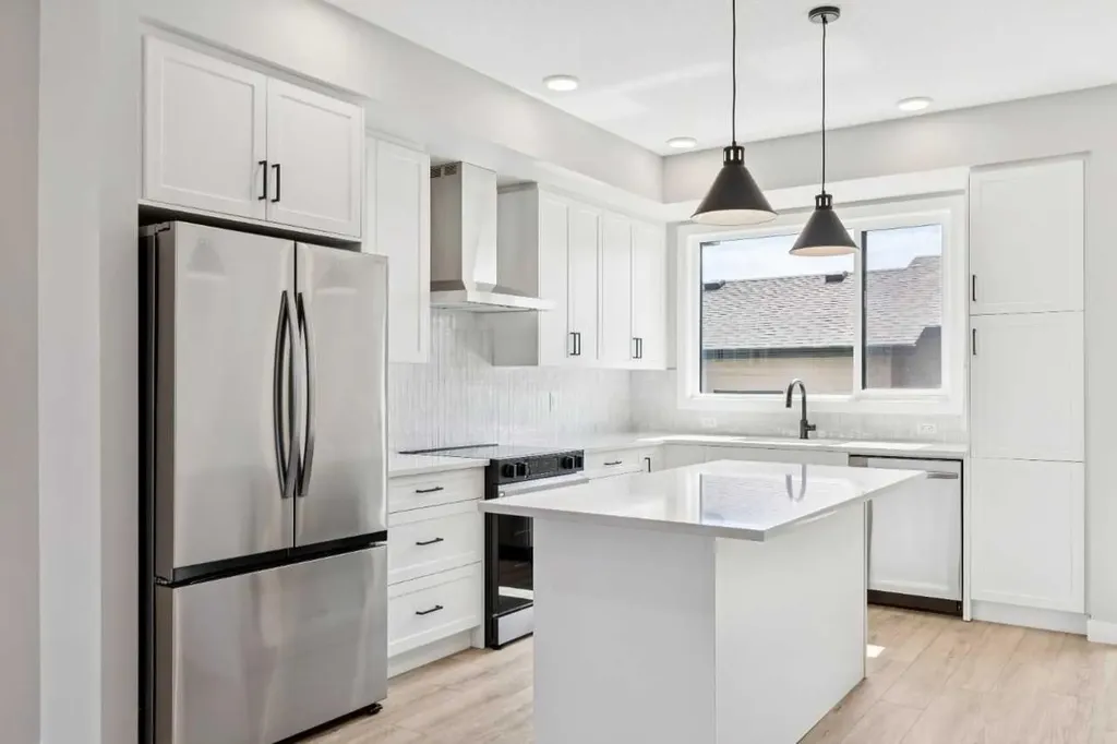 45 Silverton Glen Way SW Calgary AB T2X 5B9