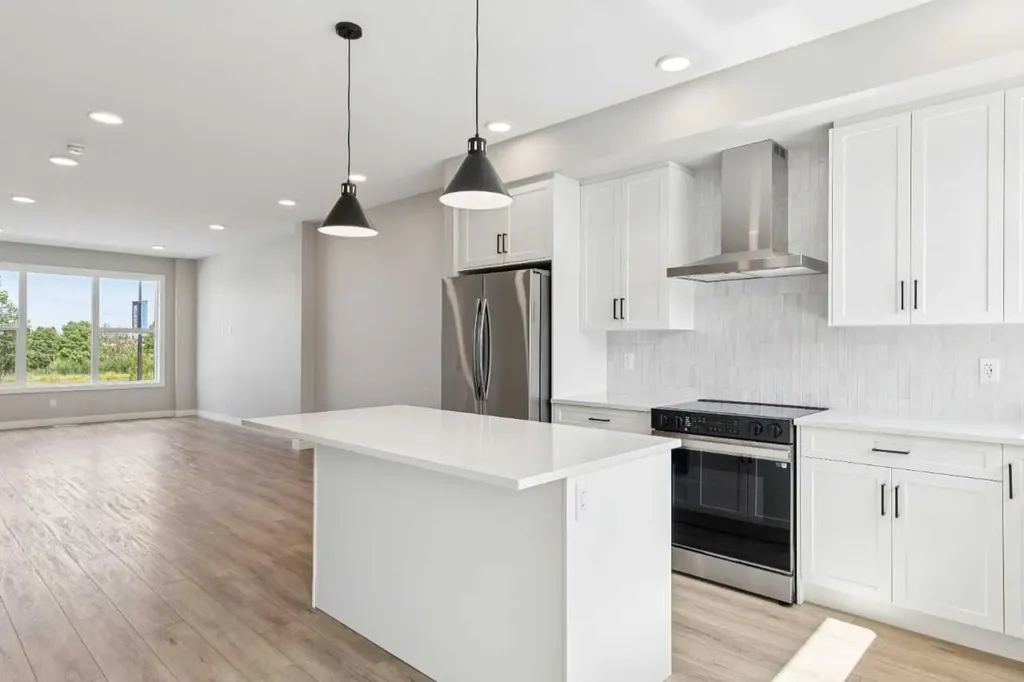45 Silverton Glen Way SW Calgary AB T2X 5B9