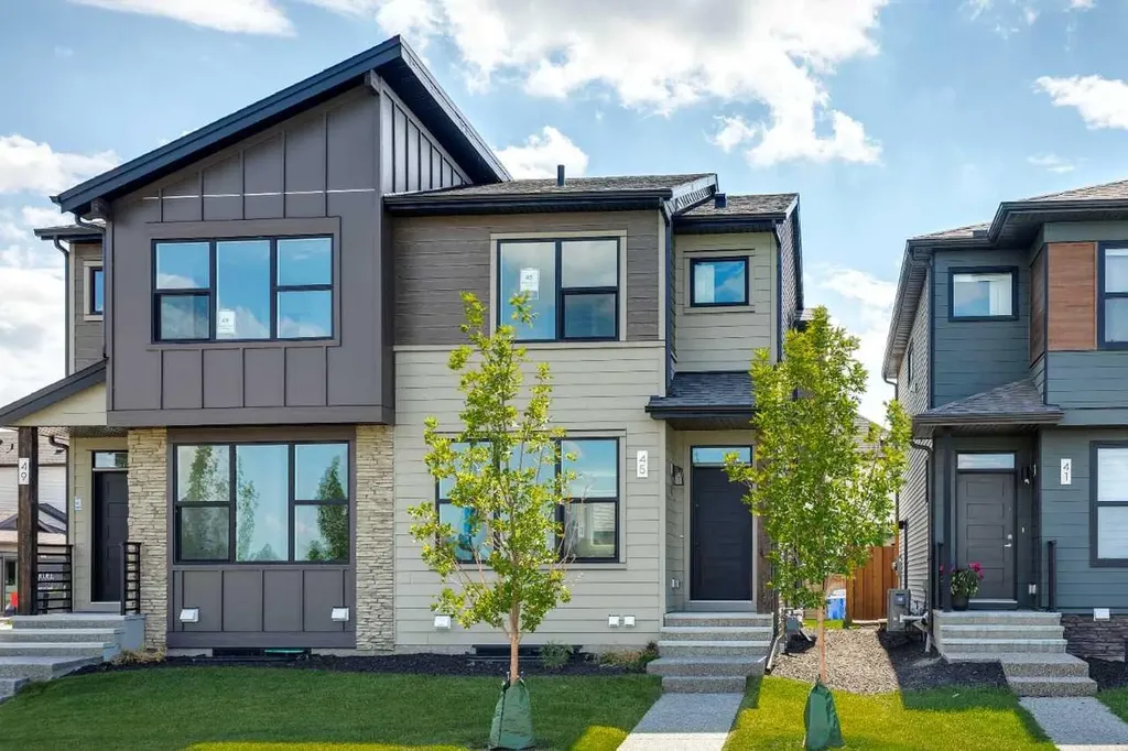 45 Silverton Glen Way SW Calgary AB T2X 5B9