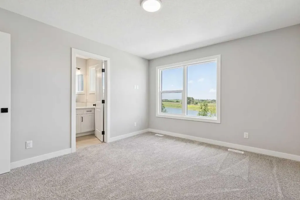 45 Silverton Glen Way SW Calgary AB T2X 5B9