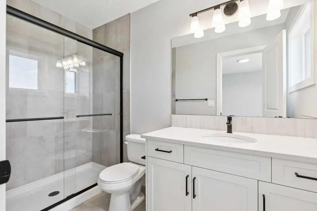 45 Silverton Glen Way SW Calgary AB T2X 5B9