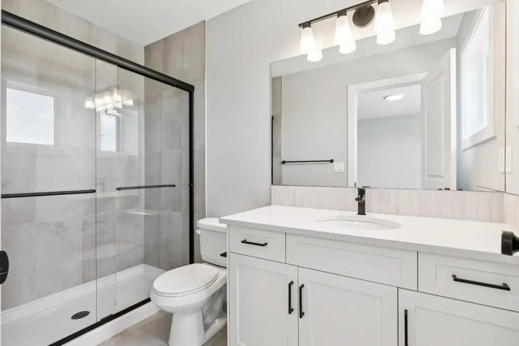 45 Silverton Glen Way SW Calgary AB T2X 5B9
