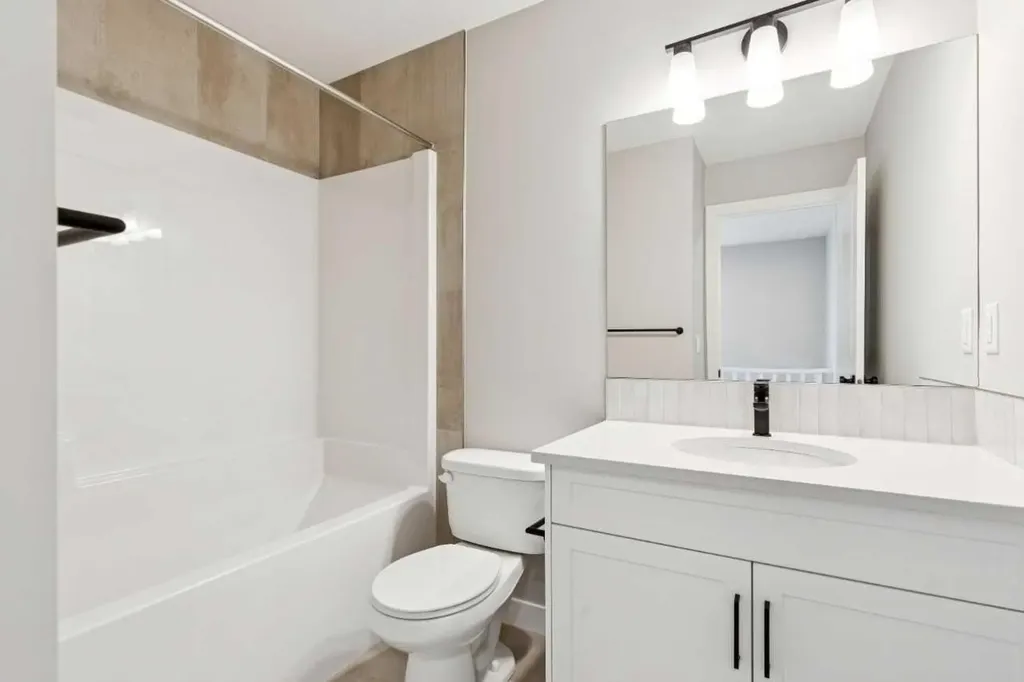 45 Silverton Glen Way SW Calgary AB T2X 5B9