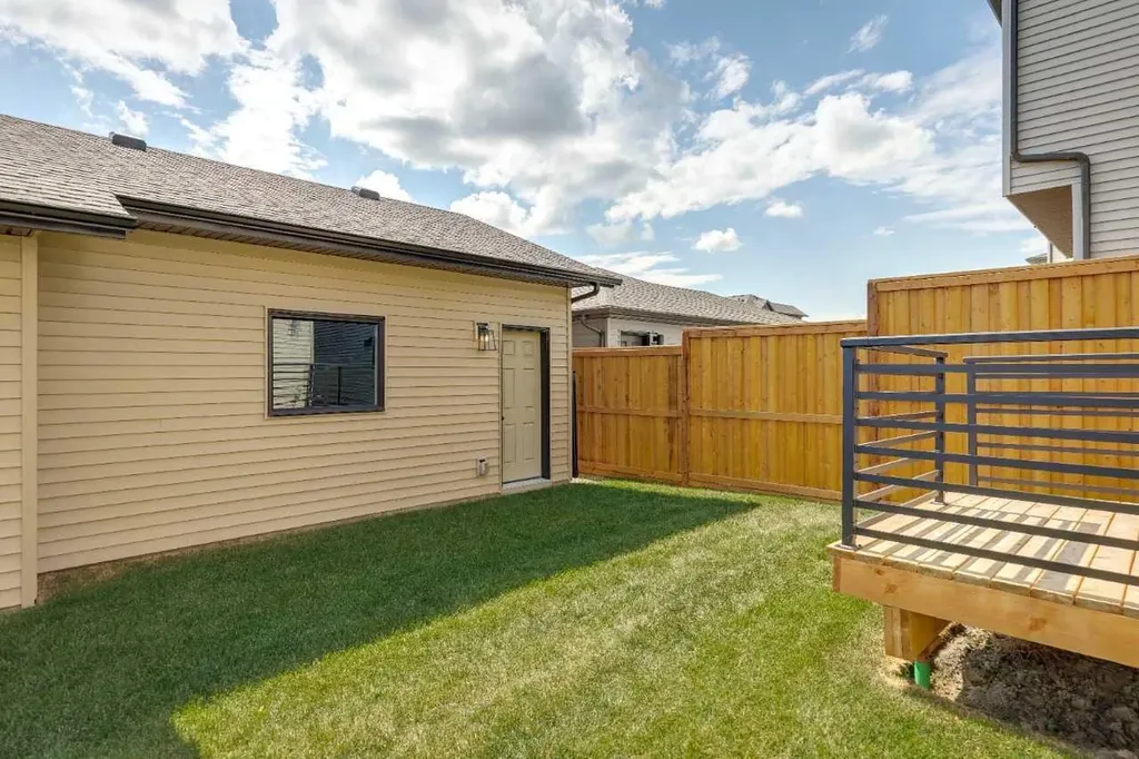 45 Silverton Glen Way SW Calgary AB T2X 5B9
