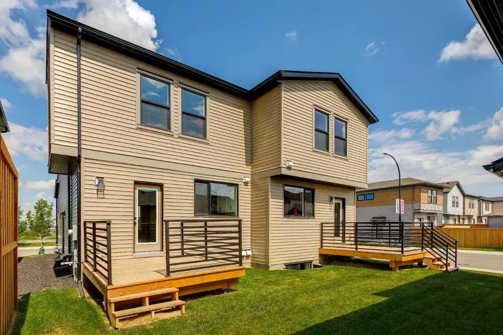 45 Silverton Glen Way SW Calgary AB T2X 5B9
