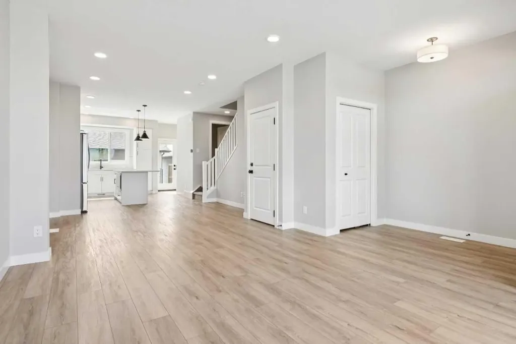 45 Silverton Glen Way SW Calgary AB T2X 5B9