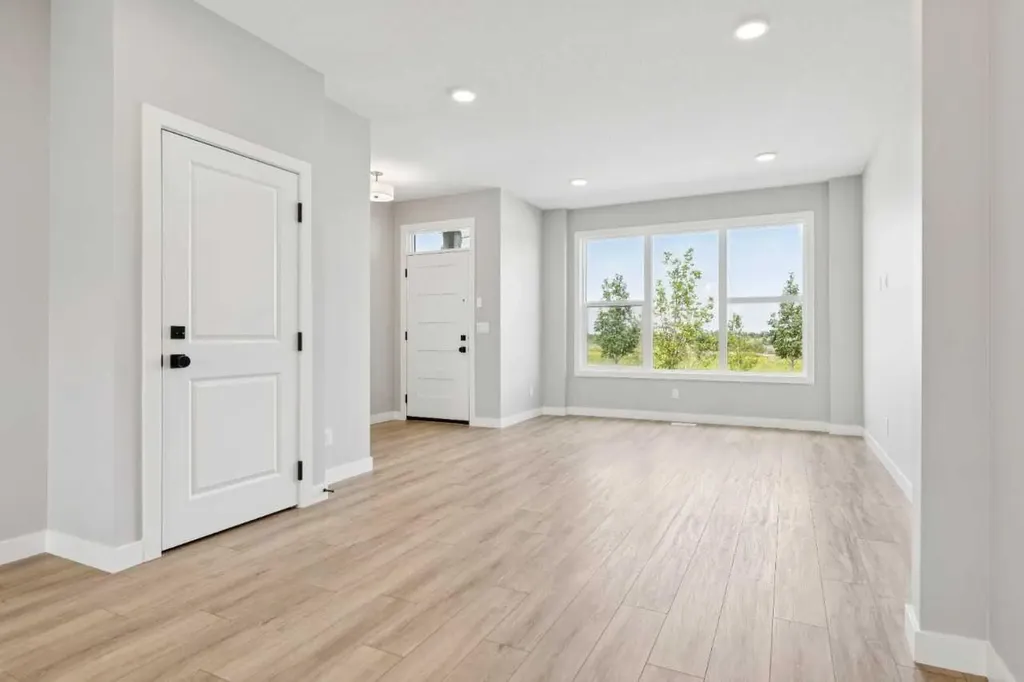 45 Silverton Glen Way SW Calgary AB T2X 5B9
