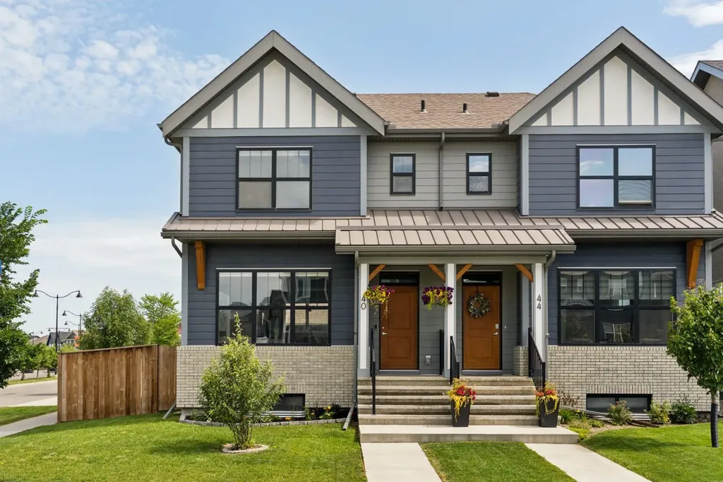 40 Magnolia Parade SE Calgary AB T3M 3E5