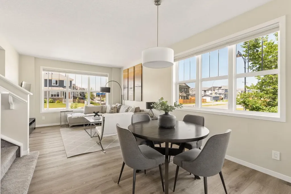 40 Magnolia Parade SE Calgary AB T3M 3E5