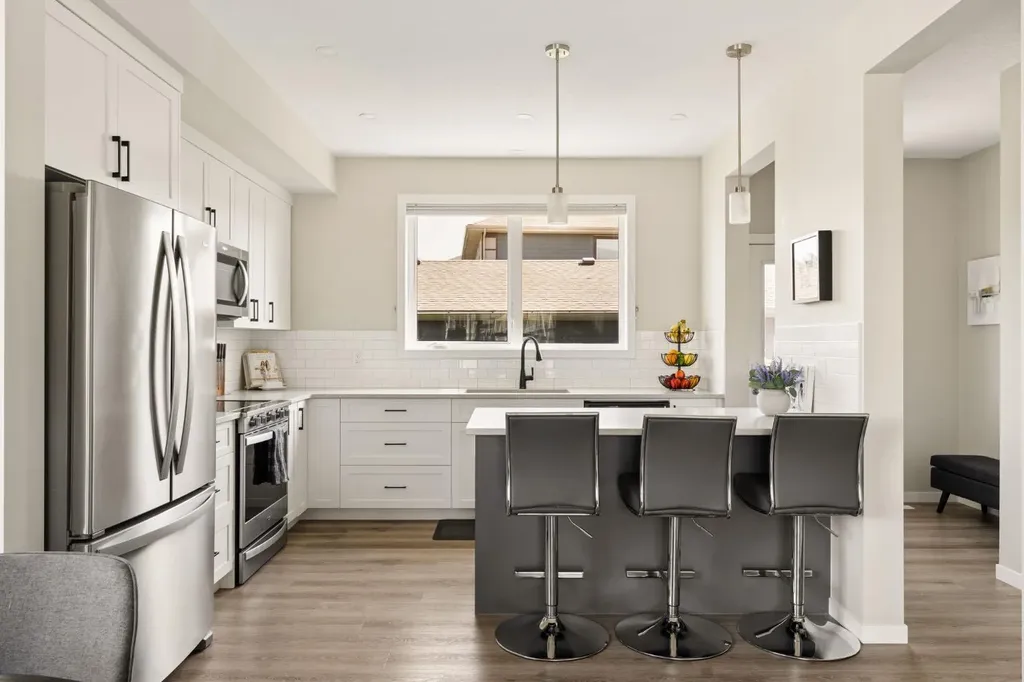 40 Magnolia Parade SE Calgary AB T3M 3E5