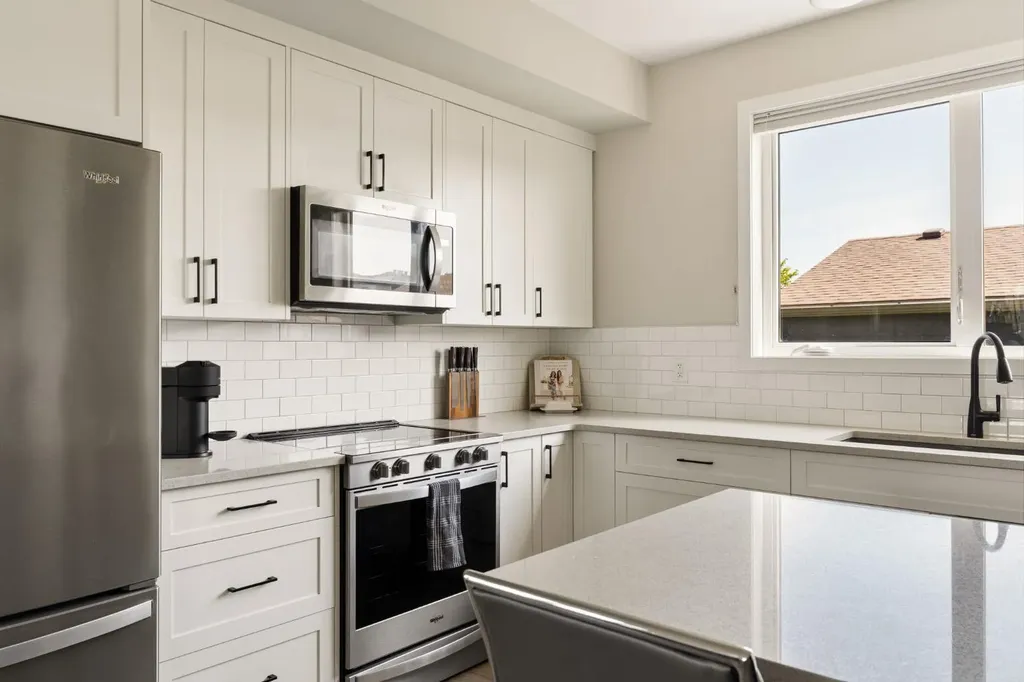 40 Magnolia Parade SE Calgary AB T3M 3E5
