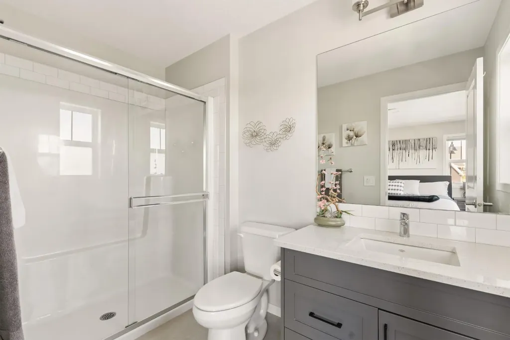 40 Magnolia Parade SE Calgary AB T3M 3E5