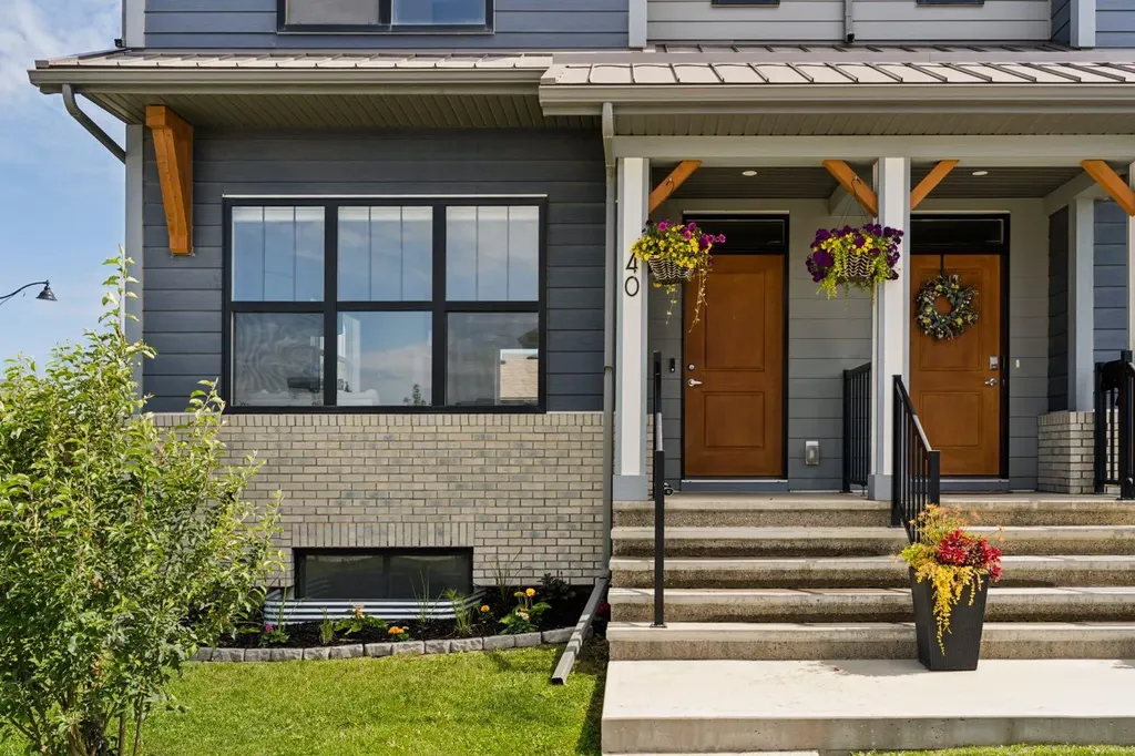40 Magnolia Parade SE Calgary AB T3M 3E5